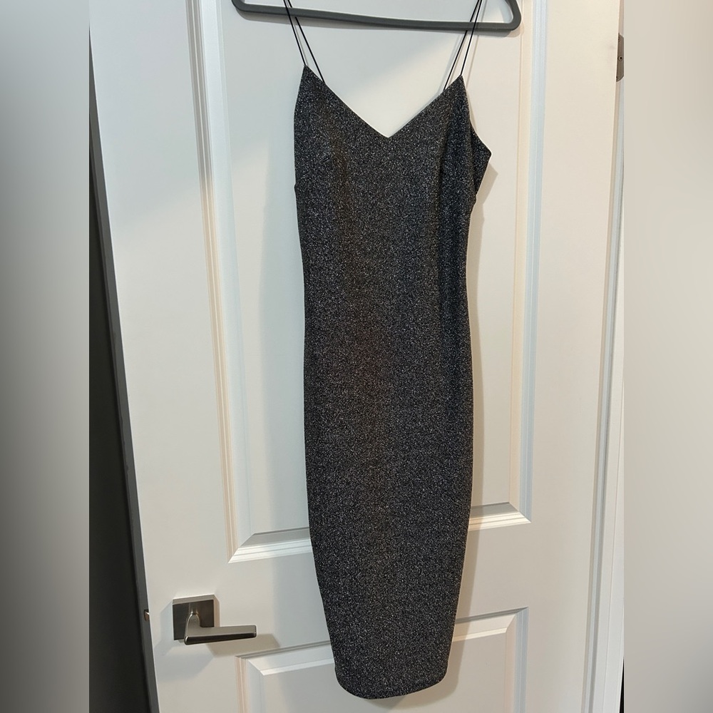❌SOLD❌ 
M Boutique Silver Sparkle Dress size Large